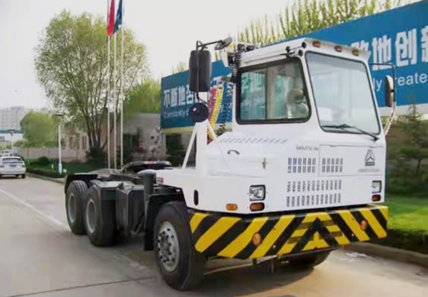 WG1500139001 制冷壓縮機(多楔帶) Compressor (multi wedge belt) SINOTRUK HV30 Wharf car WG1500139001 制冷壓縮機(多楔帶) Compressor (multi wedge belt) SINOTRUK HV30 Wharf car