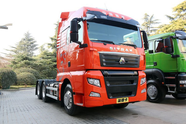 C7H重卡 540馬力 6X4自動(dòng)擋牽引車.jpg